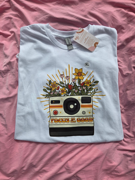 Focus on the good - Tee